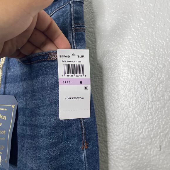 Democracy Womens Jeans Size 6 High Rise Itty Bitty Boot Dark Wash Denim - Picture 4 of 13